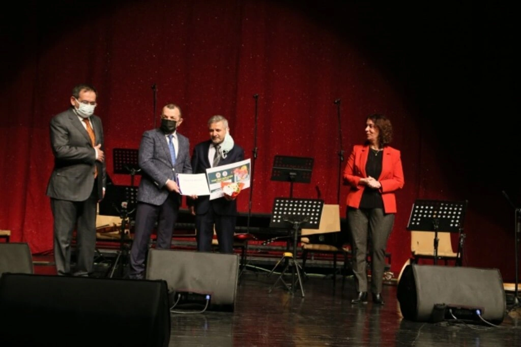8 Mart Dünya Kadınlar Günü: Sanatın Işığında Kadın