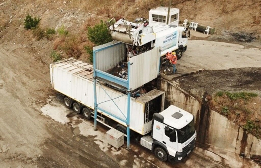 Atakum Belediye Başkanı Av. Cemil Deveci 2 yıllık çalışmalarını özetledi
