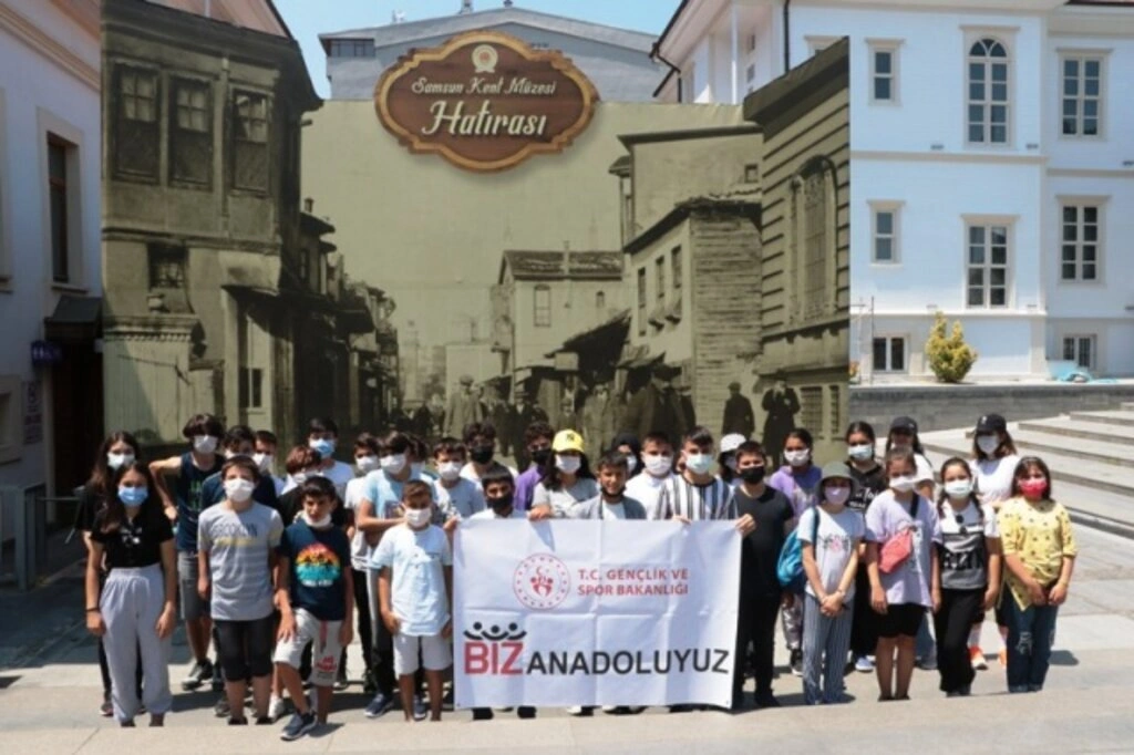 Biz Anadoluyuz projesi kapsamında Sinoplu öğrenciler Samsun'u gezdi
