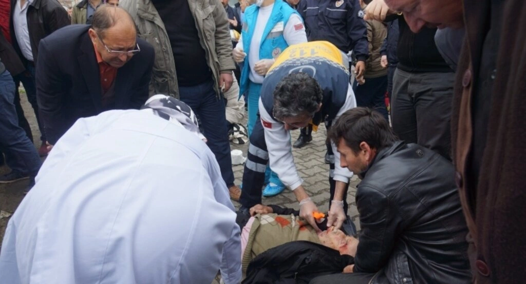 Samsun'da halk otobüsü ile midibüs çarpıştı: 24 yaralı