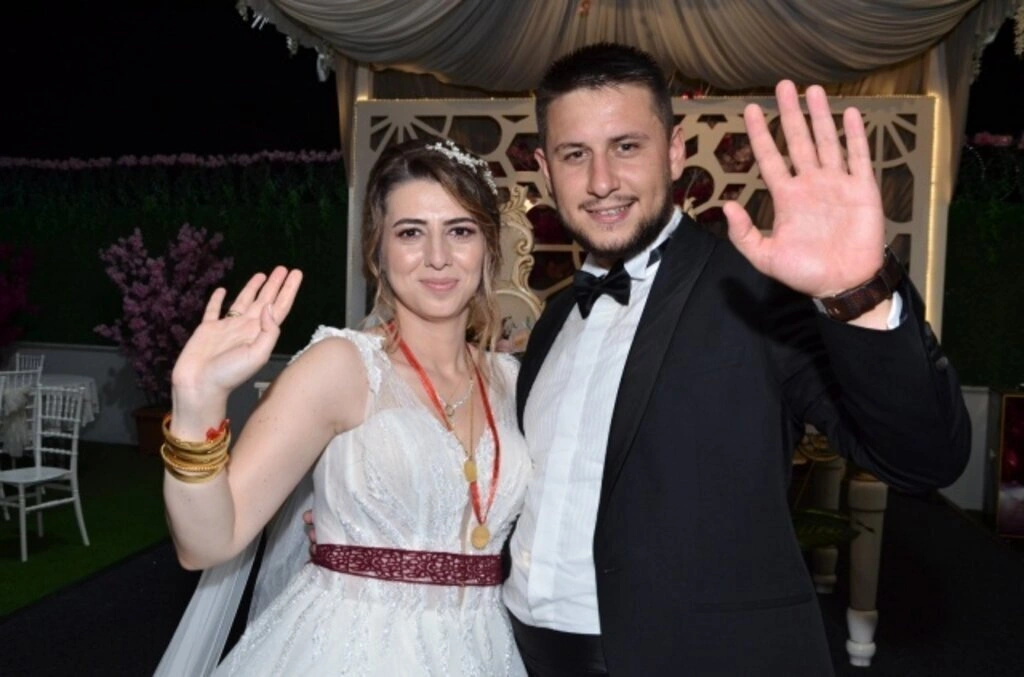 Rüya gibi bir düğünle dünya evine girdiler