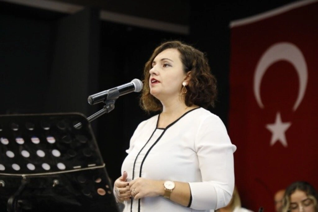 İlkadım Belediyesi saz kursiyerlerinden Bağlama Dinletisi ve Solistler Geçidi