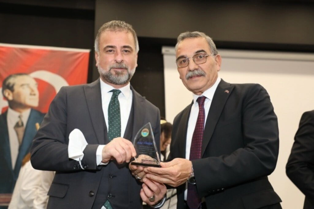 İlkadım Belediyesi saz kursiyerlerinden Bağlama Dinletisi ve Solistler Geçidi