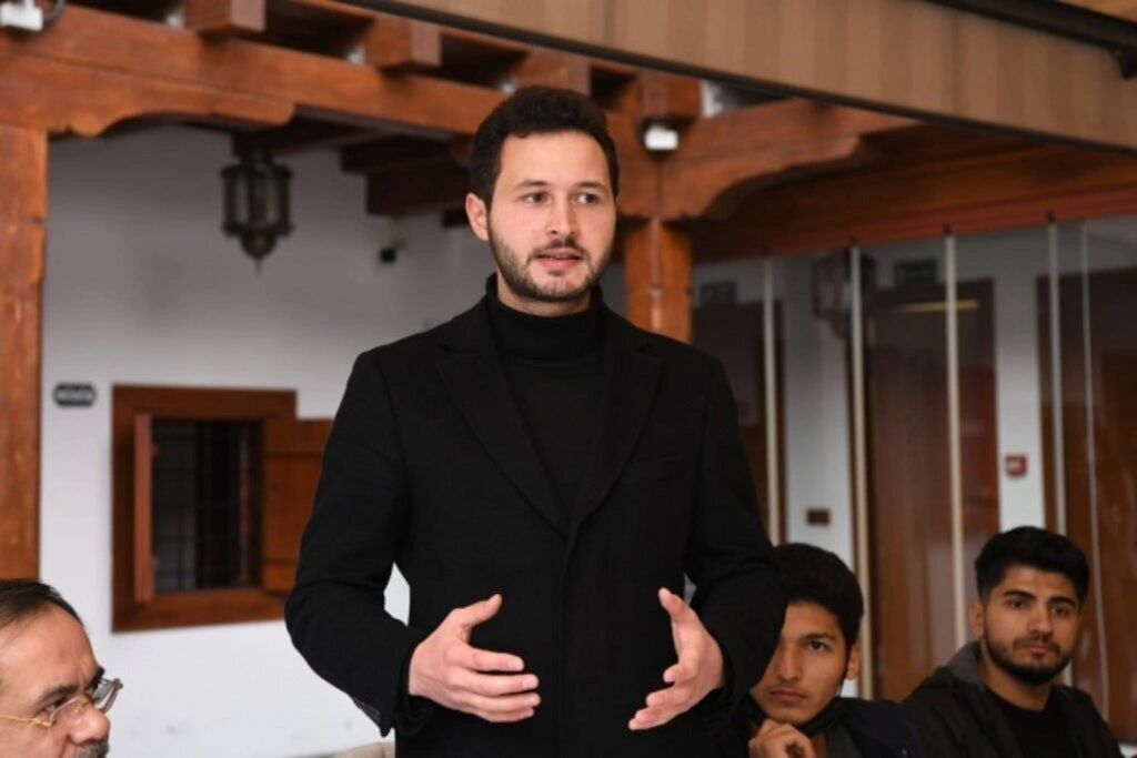 ÜniAK'tan Kampüse Hoş Geldin Gezileri