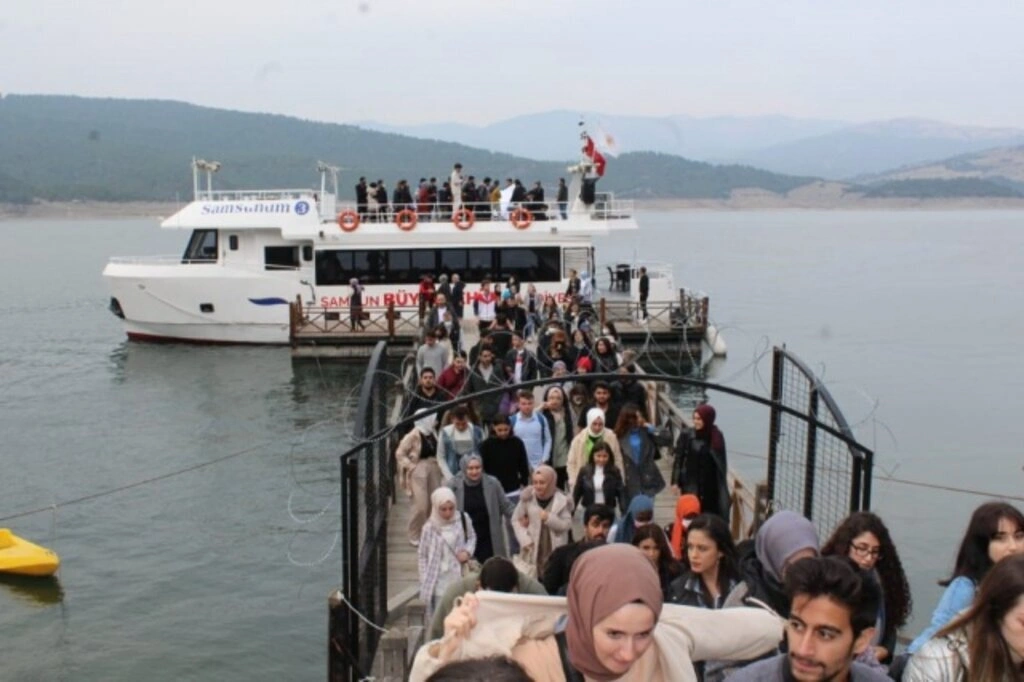 ÜniAK'tan Kampüse Hoş Geldin Gezileri