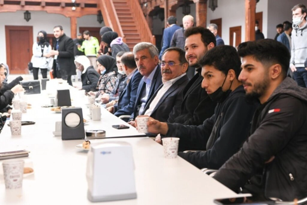 ÜniAK'tan Kampüse Hoş Geldin Gezileri