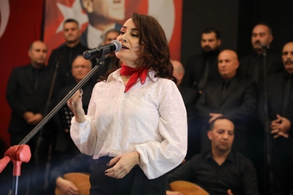 İlkadım THM Korosu Atatürk'ün sevdiği türküleri söyledi