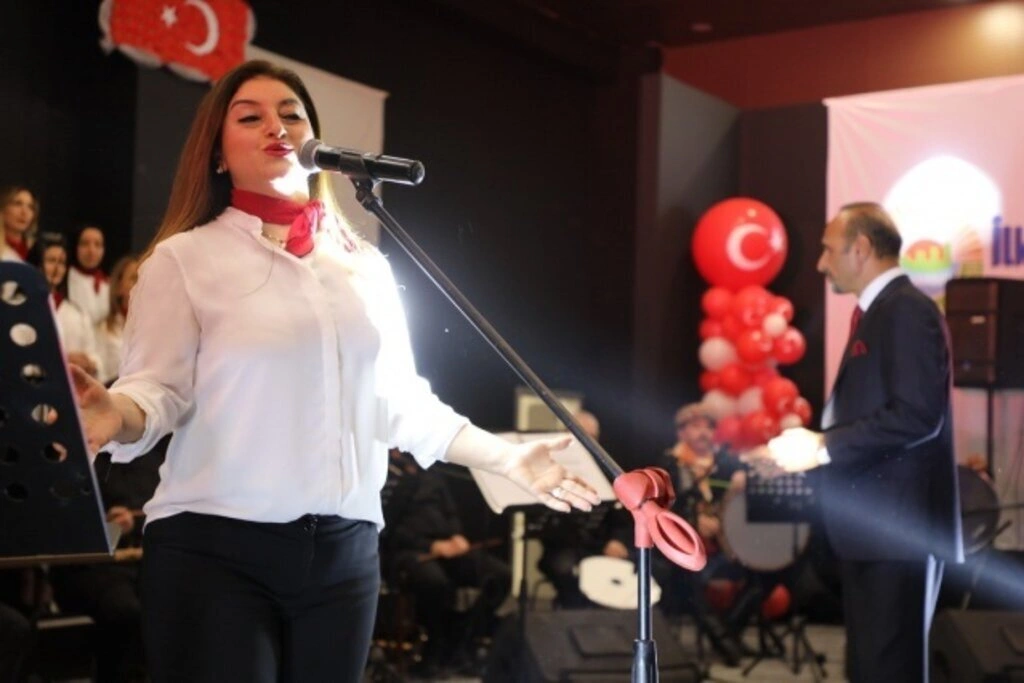 İlkadım THM Korosu Atatürk'ün sevdiği türküleri söyledi