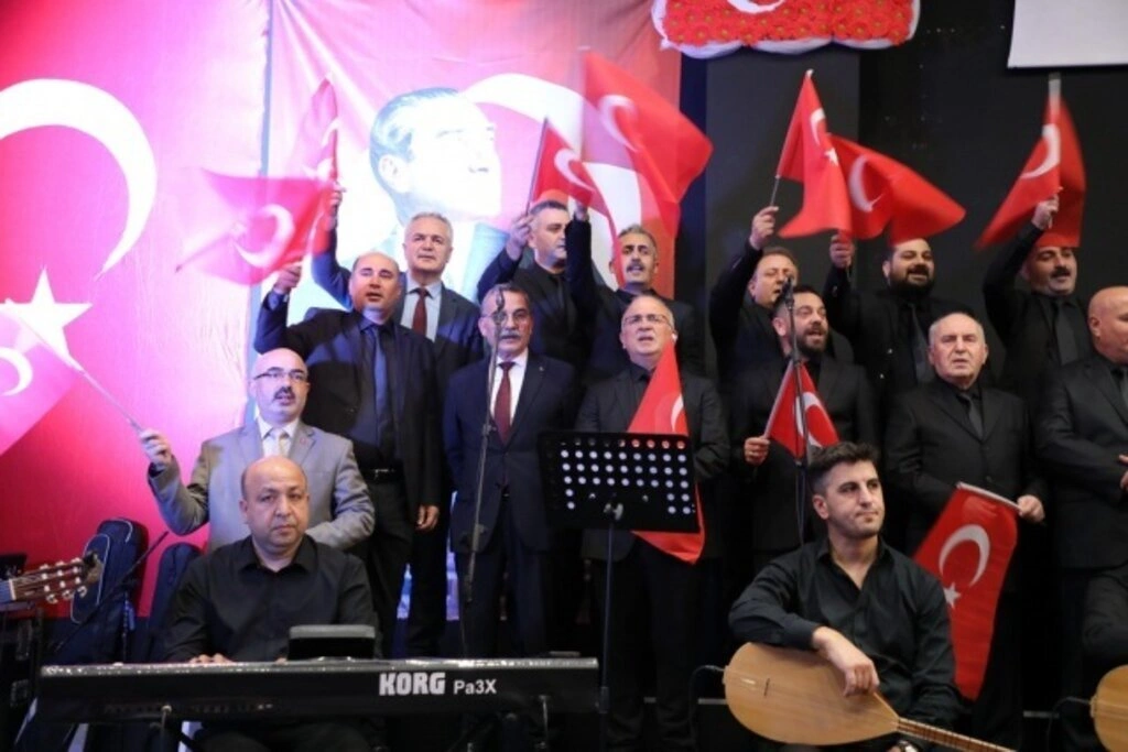 İlkadım THM Korosu Atatürk'ün sevdiği türküleri söyledi