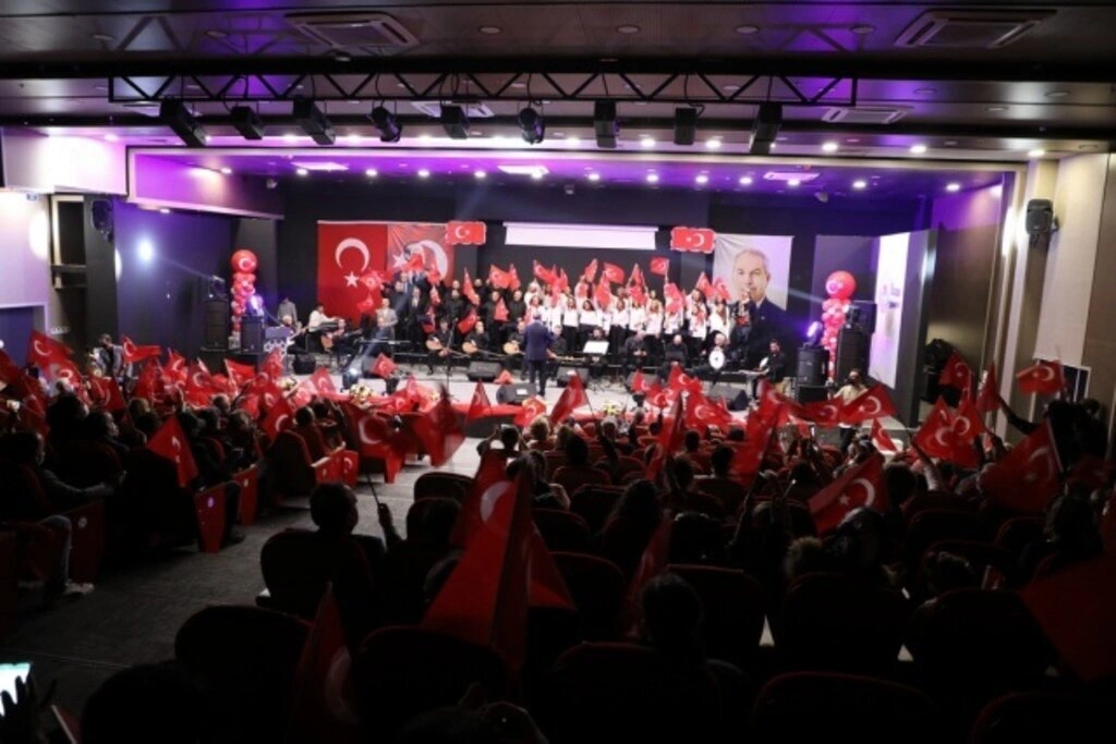 İlkadım THM Korosu Atatürk'ün sevdiği türküleri söyledi