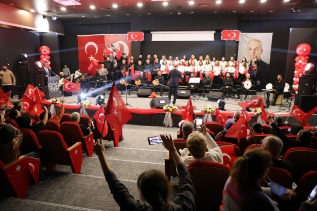 İlkadım THM Korosu Atatürk'ün sevdiği türküleri söyledi