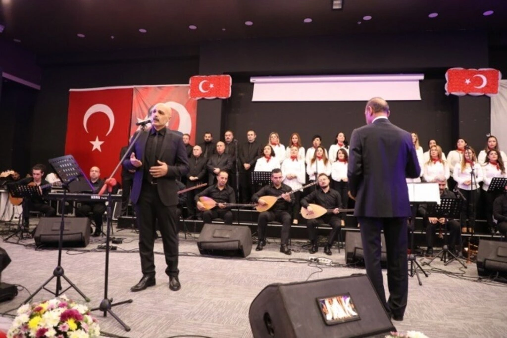 İlkadım THM Korosu Atatürk'ün sevdiği türküleri söyledi