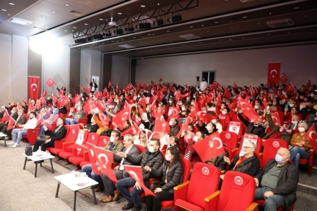 İlkadım THM Korosu Atatürk'ün sevdiği türküleri söyledi