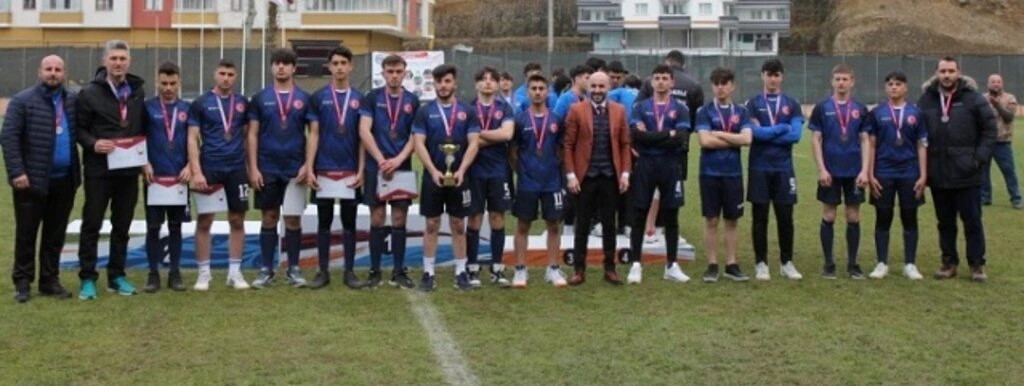 Tekkeköy Necati Akçağlılar Anadolu Lisesi Okul Sporları Gençler Ragbi Türkiye 3.sü oldu