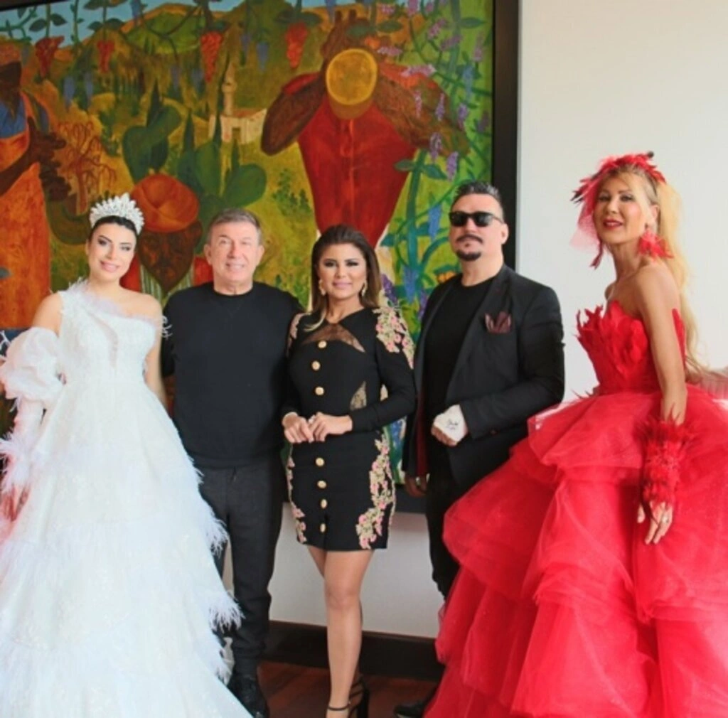 Modacı Pınar Bent defile Ece Gürsel Gelinlik Zahide Yetiş