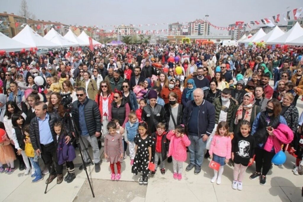 23 Nisan Ulusal Egemenlik ve Çocuk Bayramı Atakum’da dolu dolu kutlandı