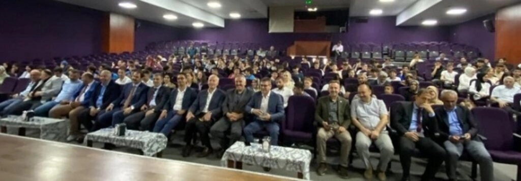 Eğitim Bir Sen Samsun 1 Nolu Şubesi Geleneksel Şiir Okuma Yarışmasının Üçüncüsü Yapıldı