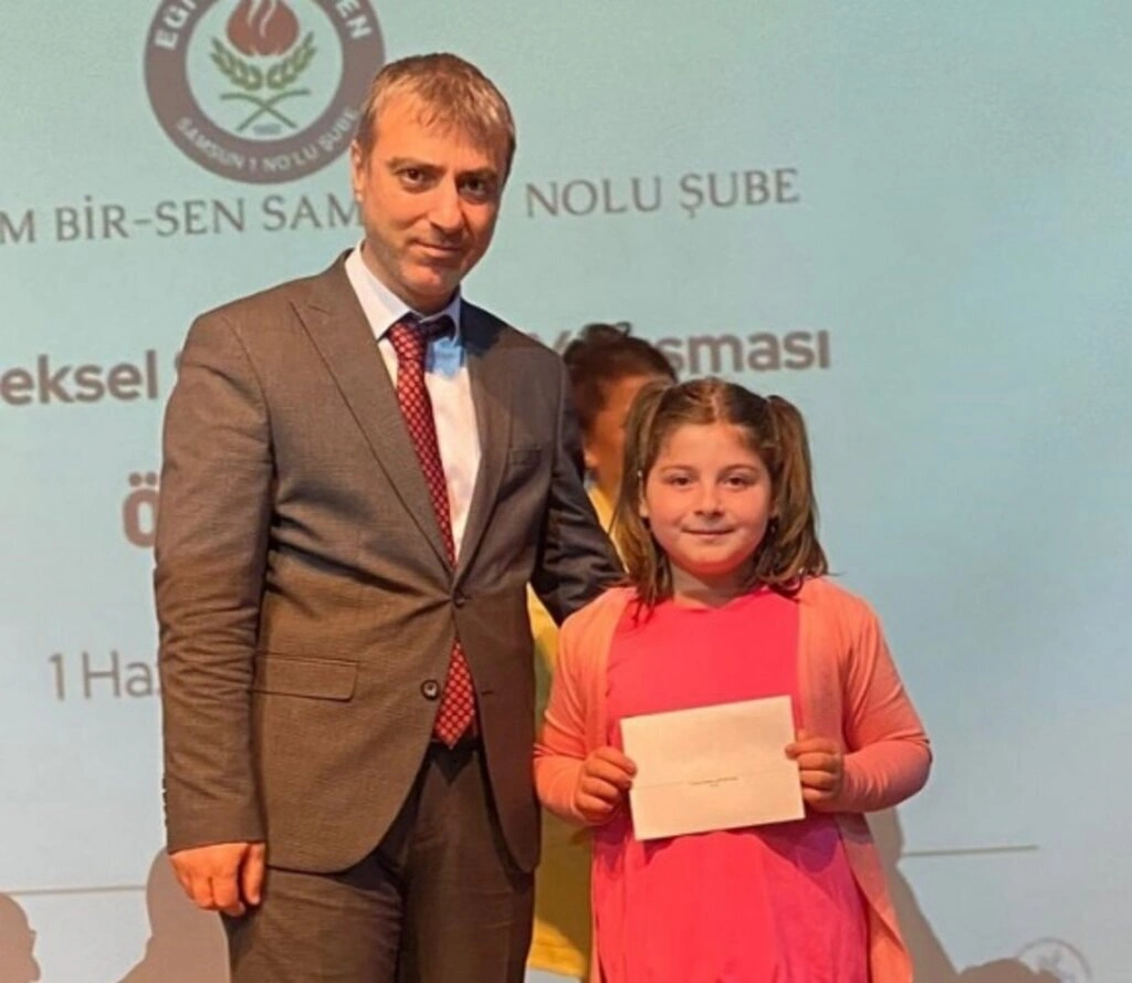 Eğitim Bir Sen Samsun 1 Nolu Şubesi Geleneksel Şiir Okuma Yarışmasının Üçüncüsü Yapıldı