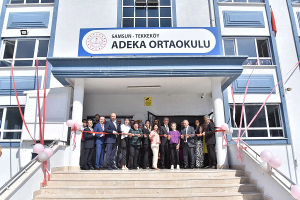Tekkeköy'de 4 yeni okul öğrencilerle buluştu