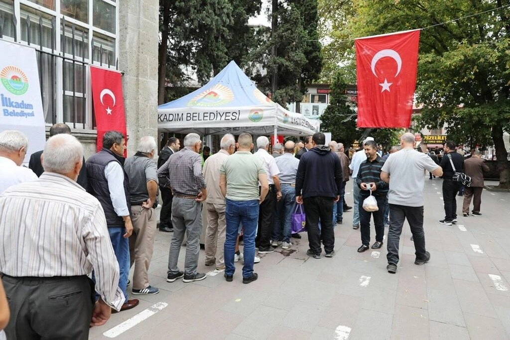 Samsun'da Gazilerin Büyük Coşkusu! Başkan Demirtaş Gaziler Günü'nde lokma dağıttı!
