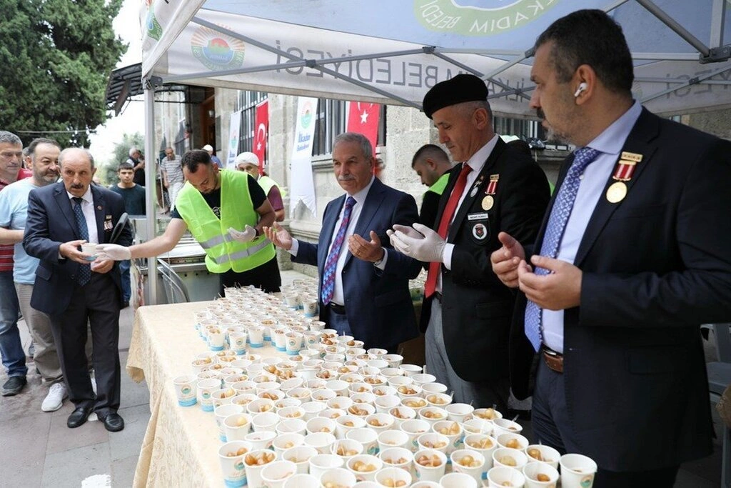 Samsun'da Gazilerin Büyük Coşkusu! Başkan Demirtaş Gaziler Günü'nde lokma dağıttı!