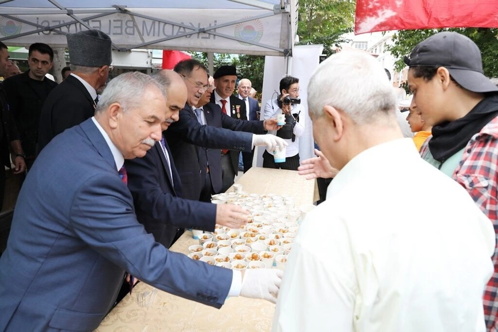 Samsun'da Gazilerin Büyük Coşkusu! Başkan Demirtaş Gaziler Günü'nde lokma dağıttı!
