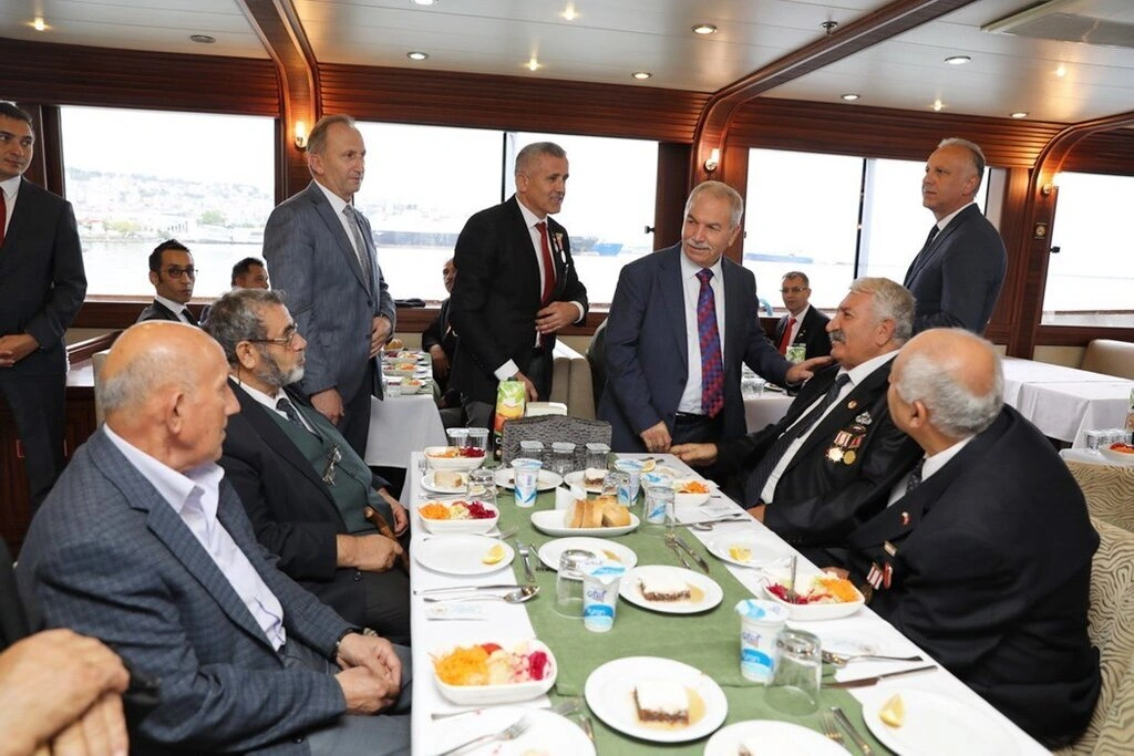 Samsun'da Gazilerin Büyük Coşkusu! Başkan Demirtaş Gaziler Günü'nde lokma dağıttı!
