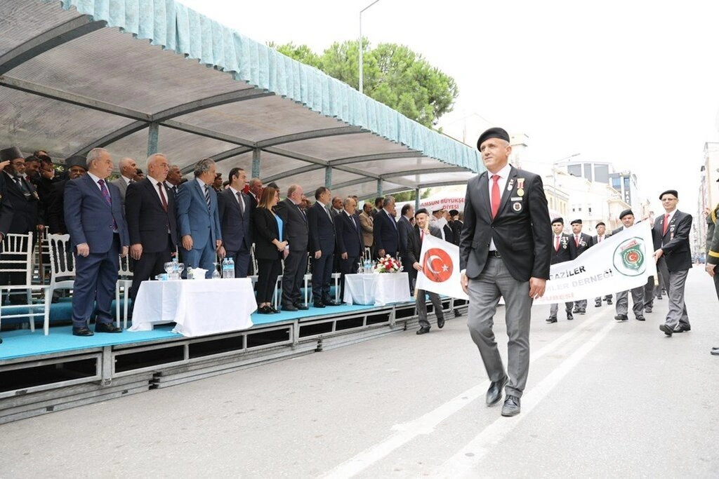 Samsun'da Gazilerin Büyük Coşkusu! Başkan Demirtaş Gaziler Günü'nde lokma dağıttı!