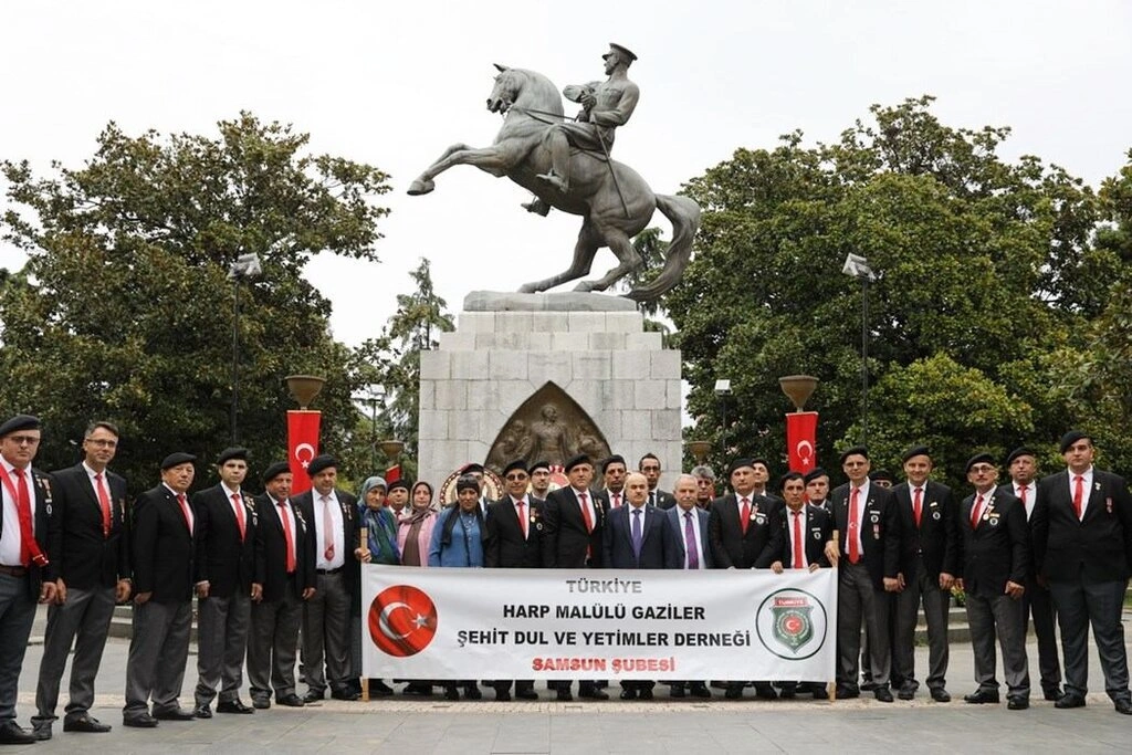 Samsun'da Gazilerin Büyük Coşkusu! Başkan Demirtaş Gaziler Günü'nde lokma dağıttı!