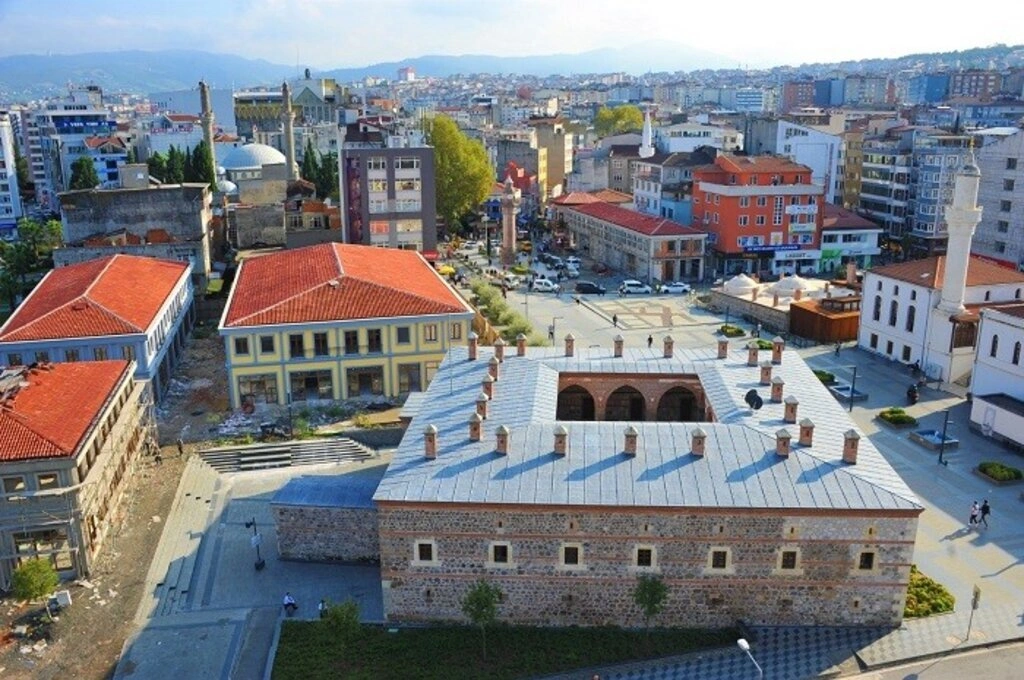 Saathane Meydanı'nda çalışmalar sürüyor