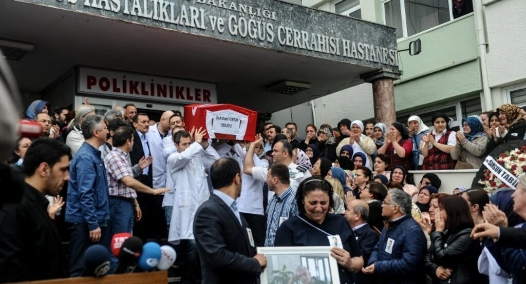Şehit edilen doktor son yolculuğuna uğurlandı