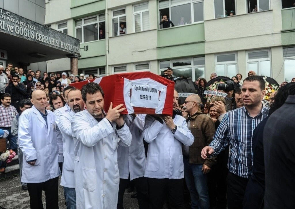 Şehit edilen doktor son yolculuğuna uğurlandı