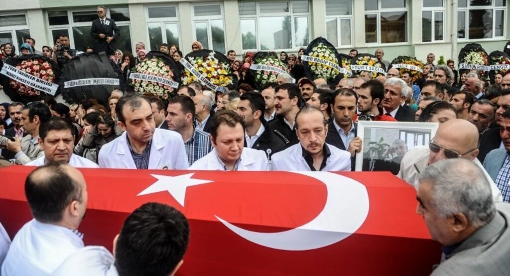 Şehit edilen doktor son yolculuğuna uğurlandı