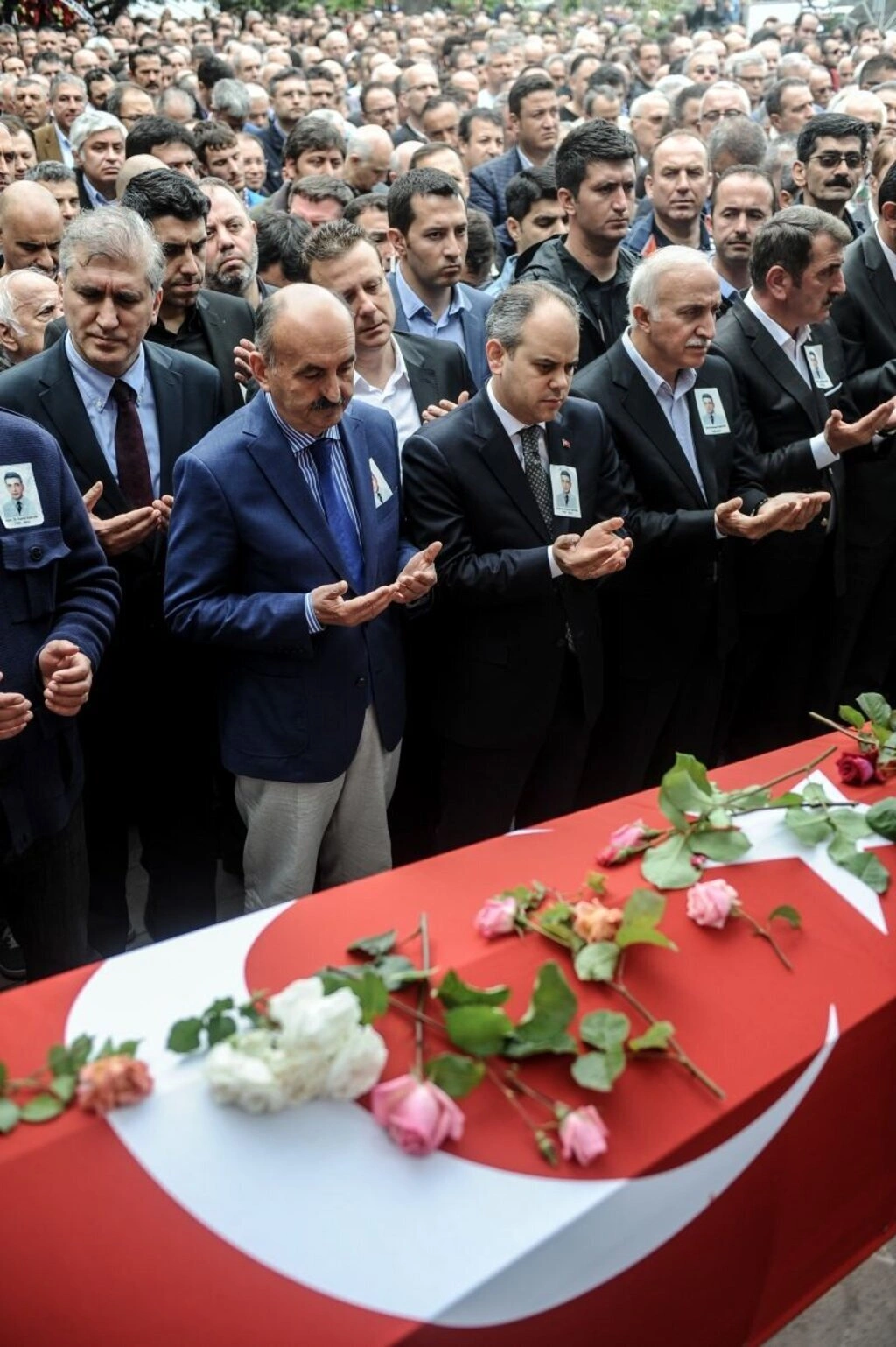 Şehit edilen doktor son yolculuğuna uğurlandı