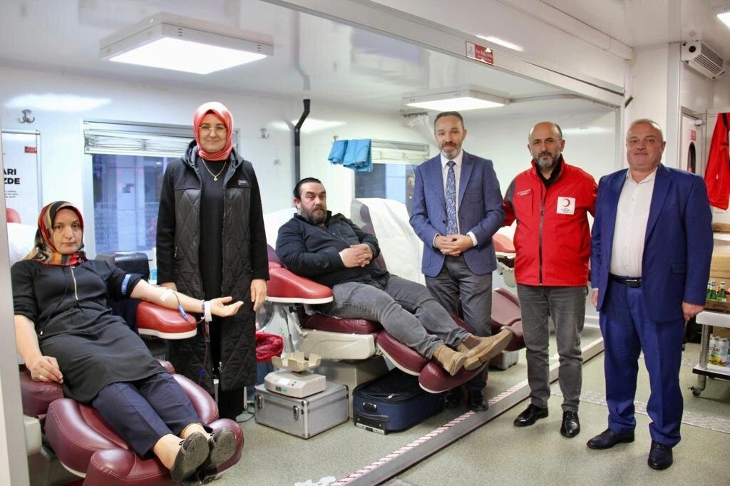 AK Parti Atakum Teşkilatı'ndan kan bağışı etkinliği