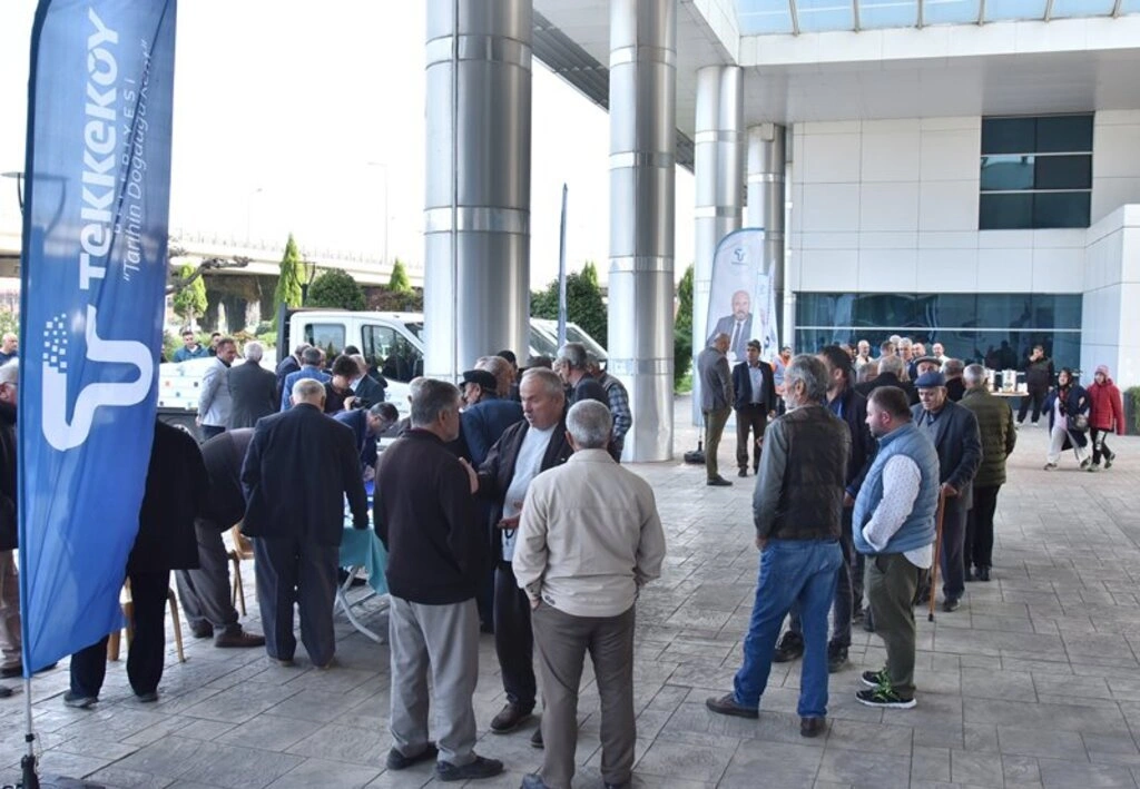Tekkeköy’de çiftçilere buğday, yonca ve reygras tohumu dağıtıldı