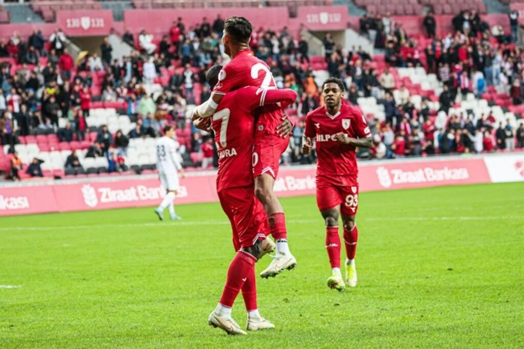 Samsunspor kupada Adanaspor'a 4 attı
