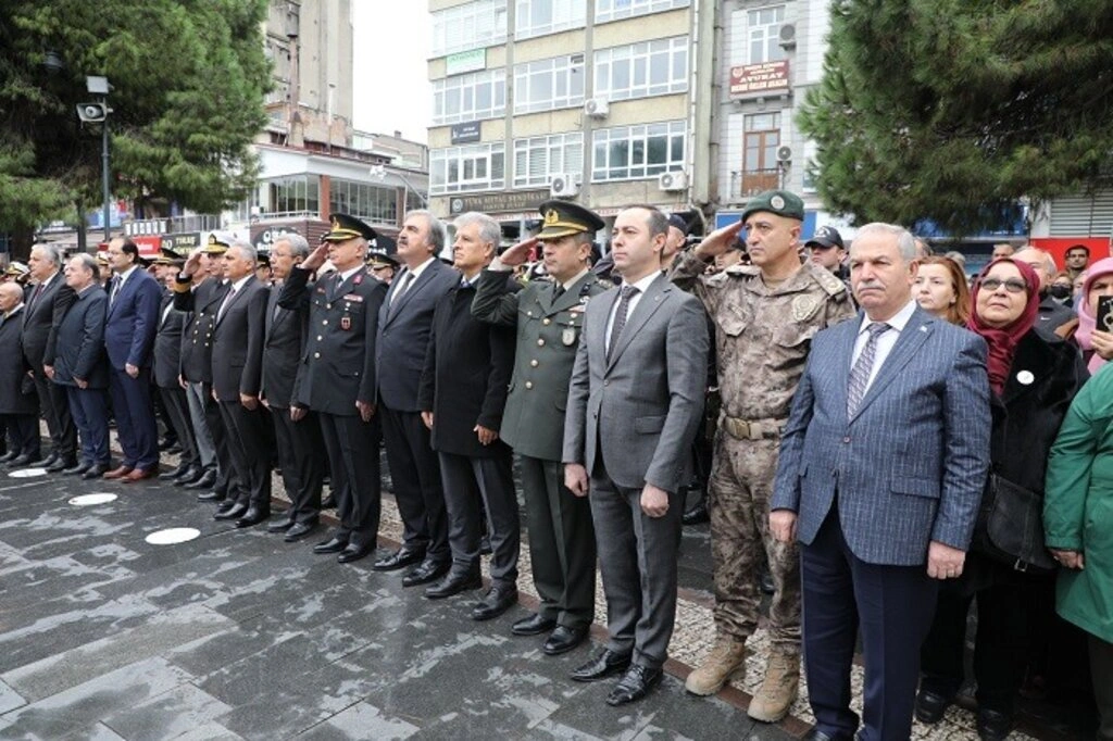 Saat 09.05'te Samsun'da hayat durdu!
