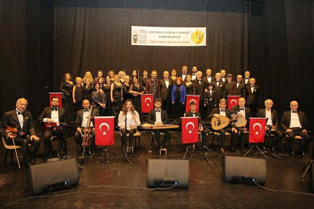 Atatürk Samsun'da sevdiği şarkılarla anıldı