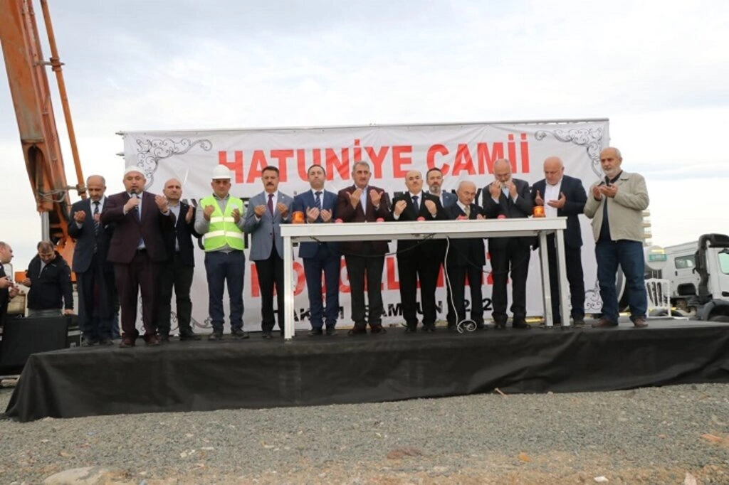 Hatuniye Camii'nin temeli dualarla atıldı
