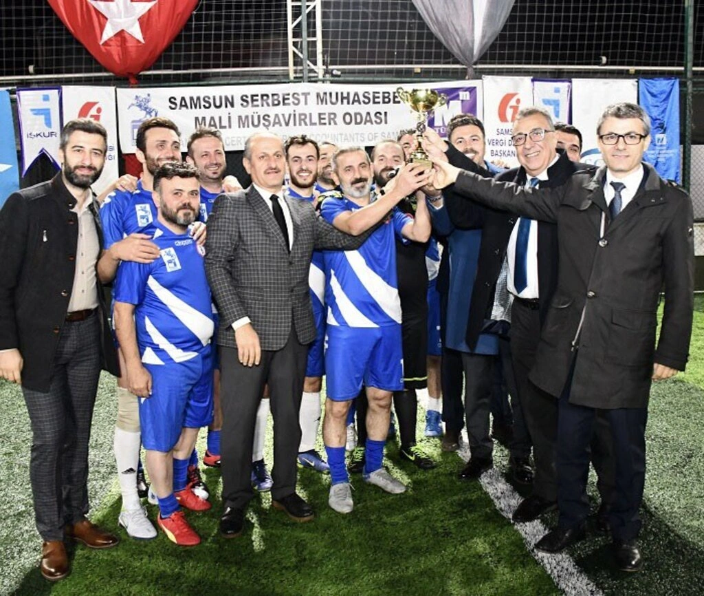Halı Saha Turnuvası'nda Kupa Samsun SMMMO'nun oldu