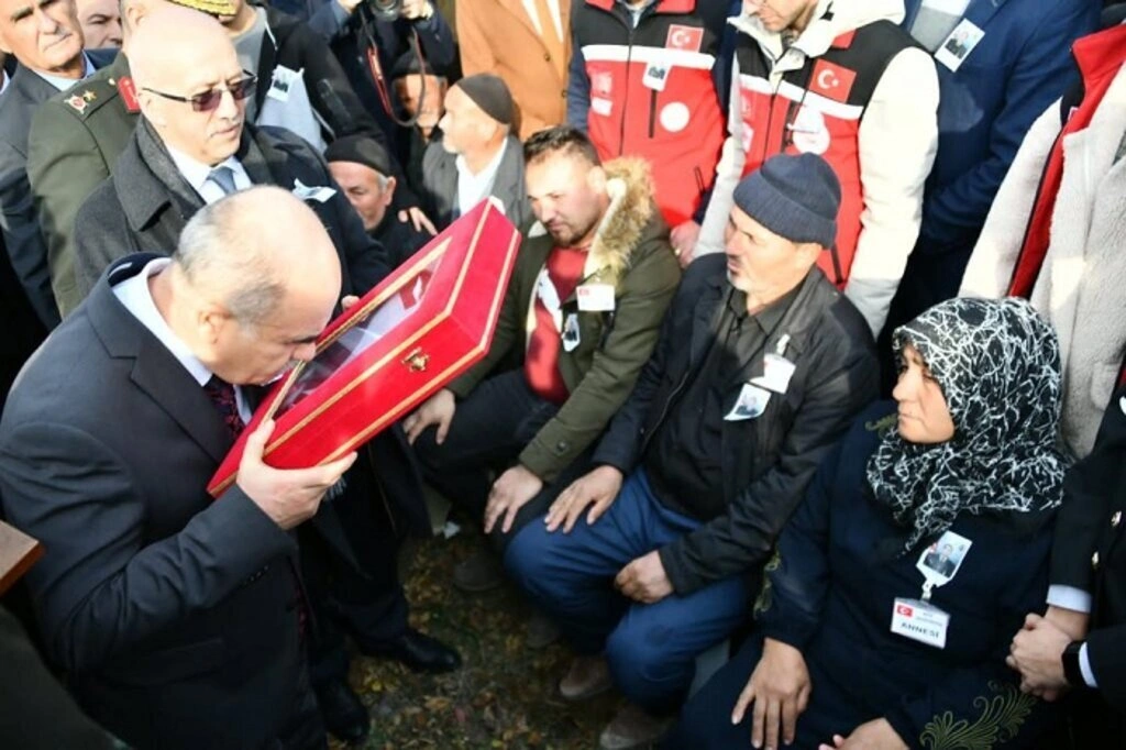 Vezirköprülü Şehit Mustafa Yıldız dualarla son yolculuğuna uğurlandı