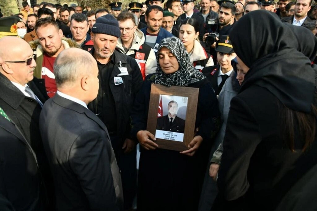 Vezirköprülü Şehit Mustafa Yıldız dualarla son yolculuğuna uğurlandı