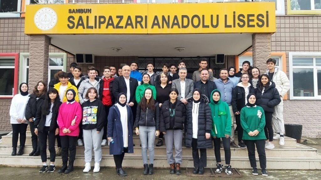 Bilgisayar Mühendisleri Odası'ndan Salıpazarı'nda meslek tanıtımı