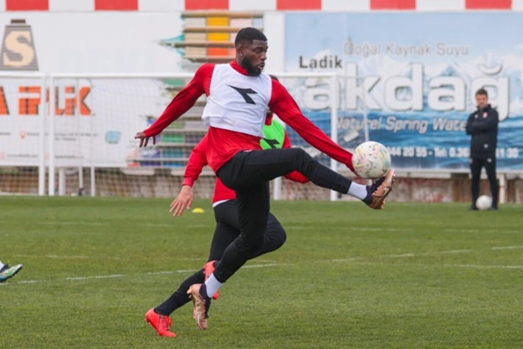 Samsunspor'da Altay maçı hazırlıkları sürüyor
