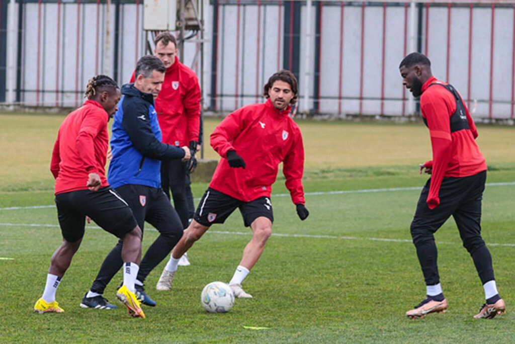 Samsunspor Erzurumspor maçı hazırlıklarına başladı