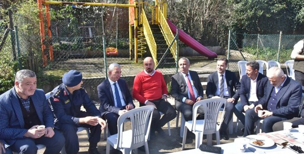 Tekkeköy'de çiftçilere mor patlıcan inciri fidanı dağıtıldı