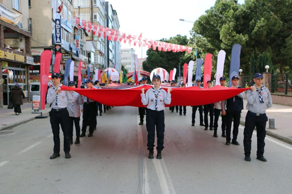 1919 metrelik dev bayrak Samsun caddelerinde gezdi