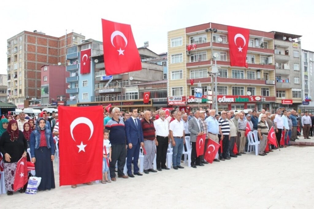 Tekkeköy’de Şehitleri anma ve Dua programı