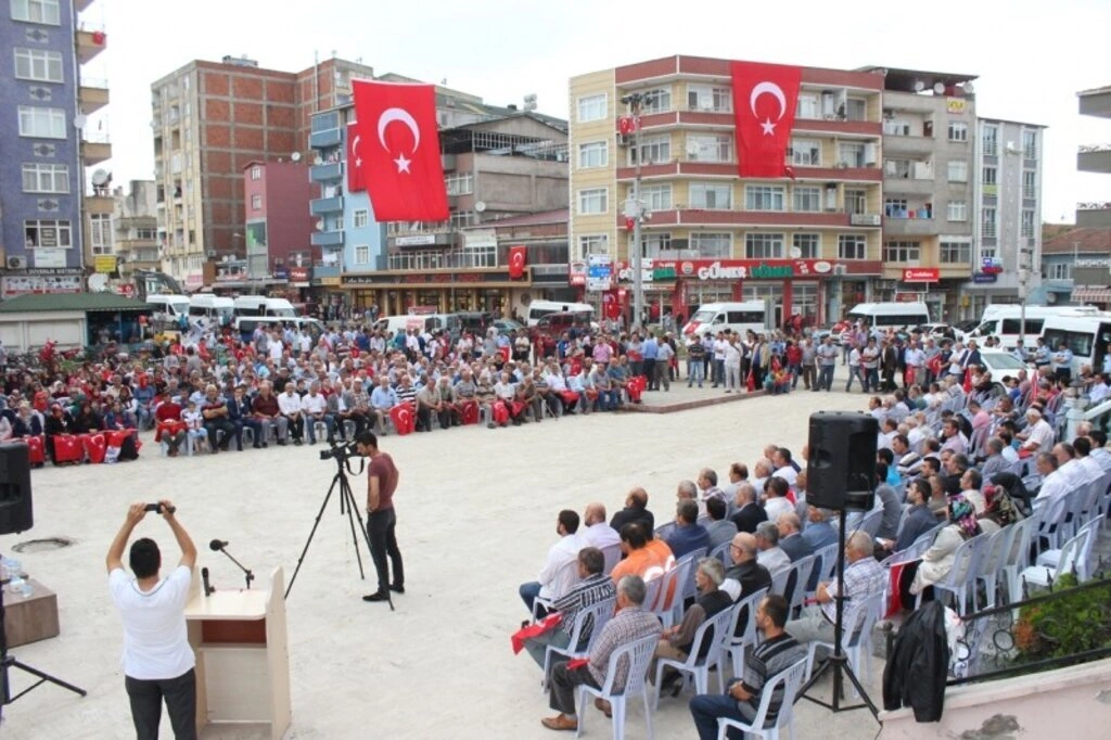 Tekkeköy’de Şehitleri anma ve Dua programı